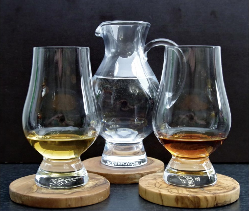 Two drams, two casks, two very different colours: maturity shows up glass to glass long before any tier label gets involved.